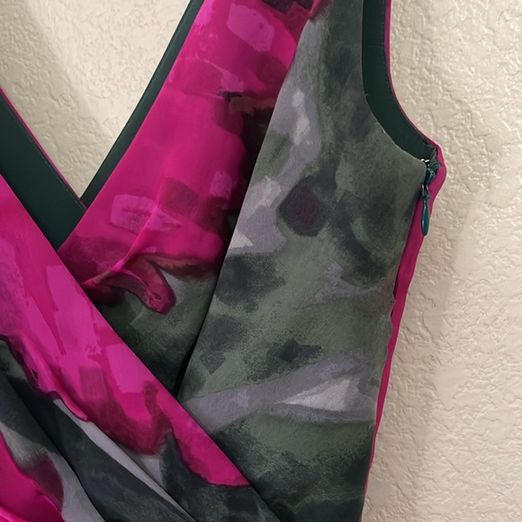 NEW Trina Turk SILK Floral Print V-Neck Shift Dress • 2 - Picture 3 of 9